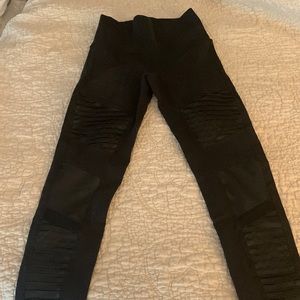 Alo Yoga Moto leggings